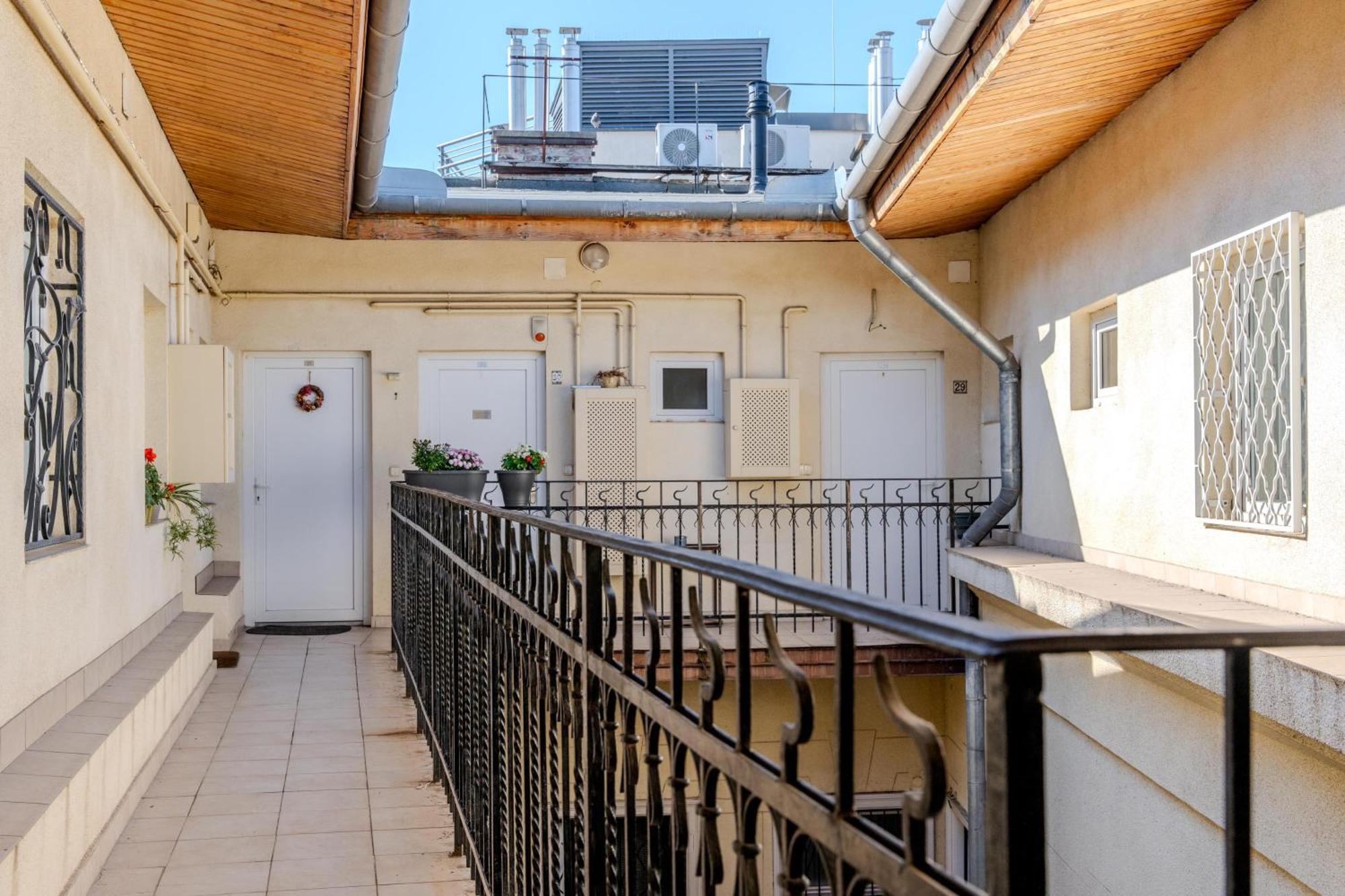 Cozy Flat In The Heart Of Buda 부다페스트 외부 사진